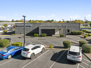 1211 W College Ave, Santa Rosa, CA à louer Photo de l’immeuble– Image 1 sur 6