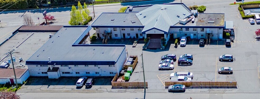 2082 Comox Ave, Comox, BC à vendre - Photo principale – Image 1 sur 1