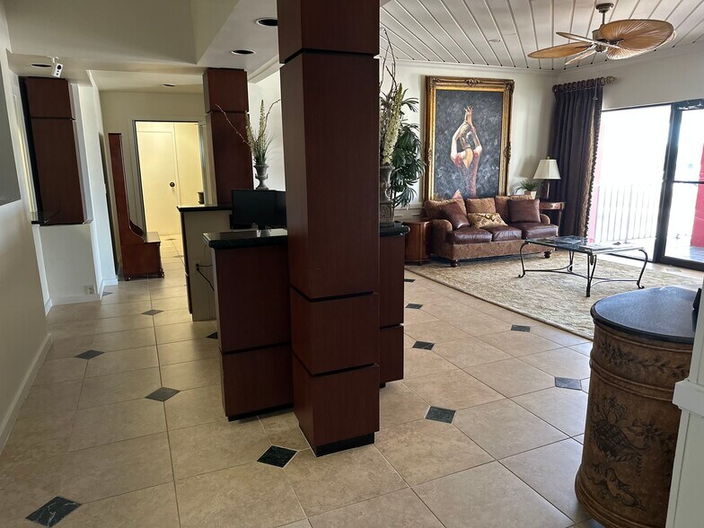 4091 Colonial Blvd, Fort Myers, FL à louer - Hall d’entrée – Image 3 sur 24