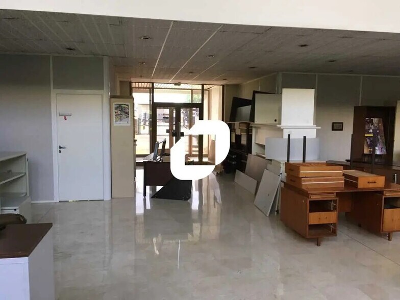 Bureau dans Lisses à louer - Photo de l’immeuble – Image 2 sur 4