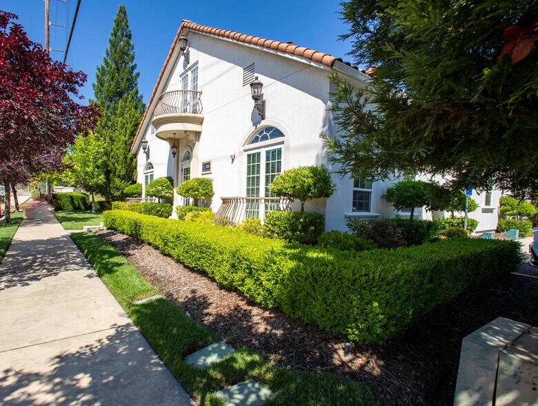 3652 Eureka Way, Redding, CA à louer - Photo de l’immeuble – Image 3 sur 44