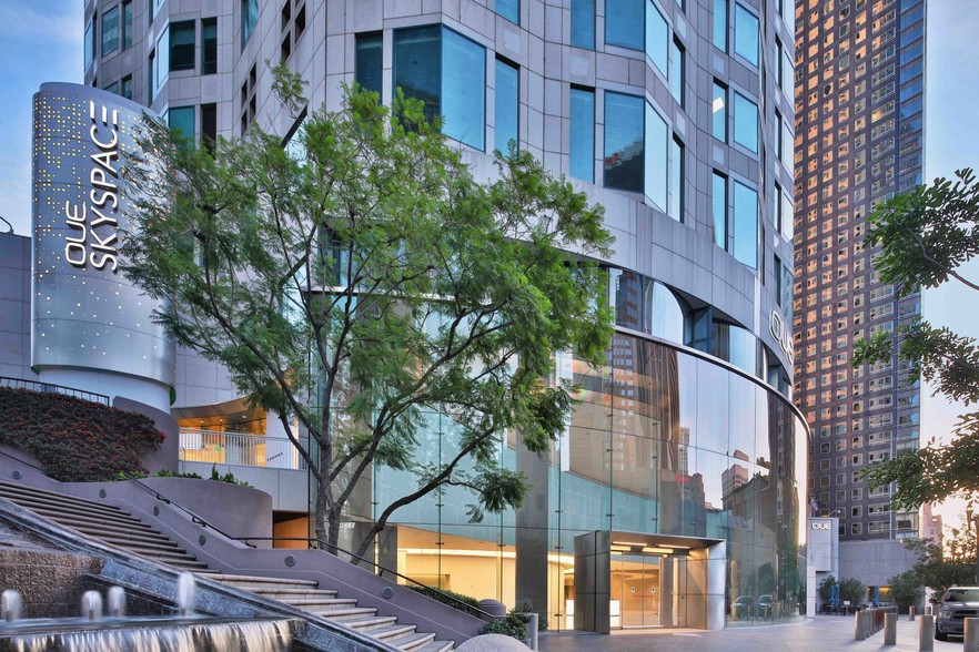 633 W 5th St, Los Angeles, CA à louer - Photo de l’immeuble – Image 2 sur 3
