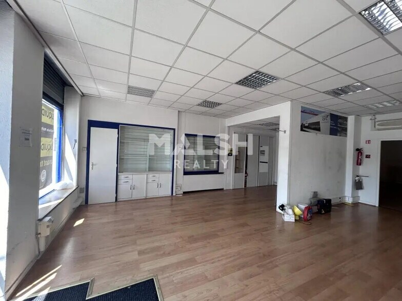 Local commercial dans Lyon à louer - Photo de l’immeuble – Image 3 sur 5