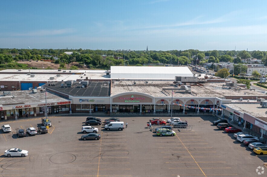 490-520 Hempstead Tpke, West Hempstead, NY à louer - Photo de l’immeuble – Image 1 sur 18
