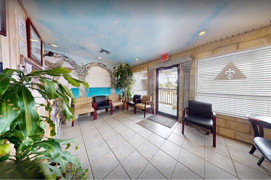 2103 S McCall Rd, Englewood, FL à vendre - Photo de l’immeuble – Image 2 sur 6