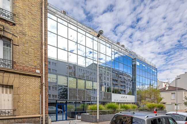 Plus de détails pour 55 Rue Du Capitaine Guynemer, Courbevoie - Bureau à louer