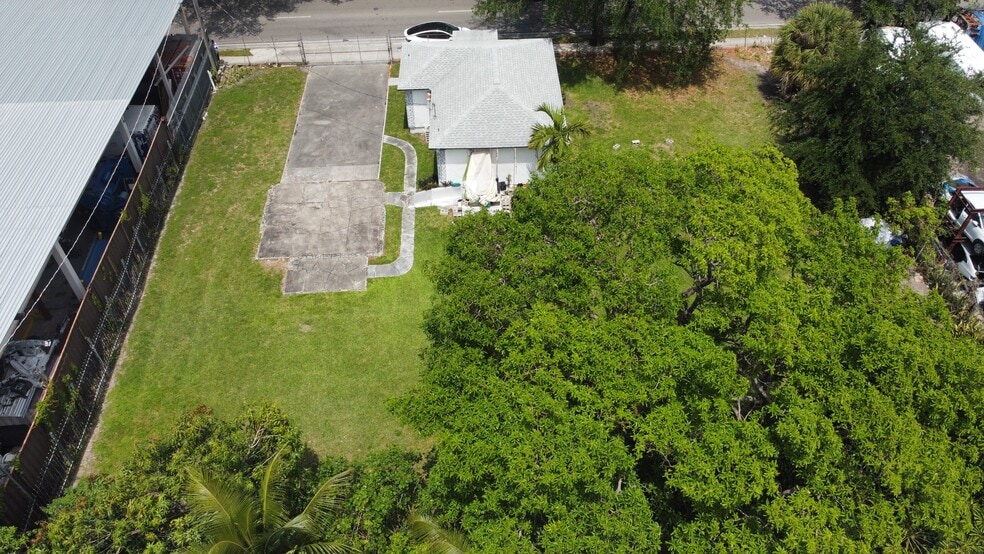 3054 NW 62nd st, Miami, FL à vendre - Aérien – Image 2 sur 10