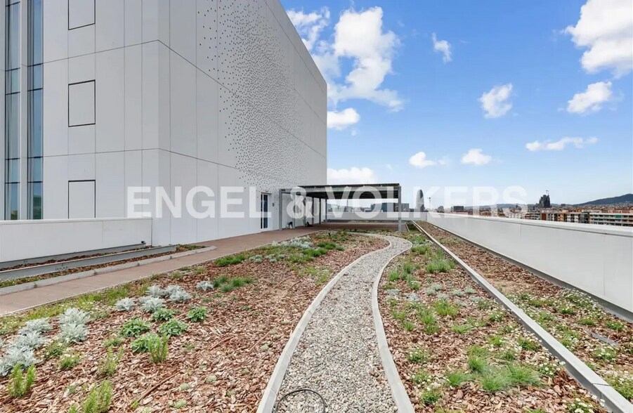 Bureau dans Barcelone, Barcelona à louer - Photo de l’immeuble – Image 3 sur 4