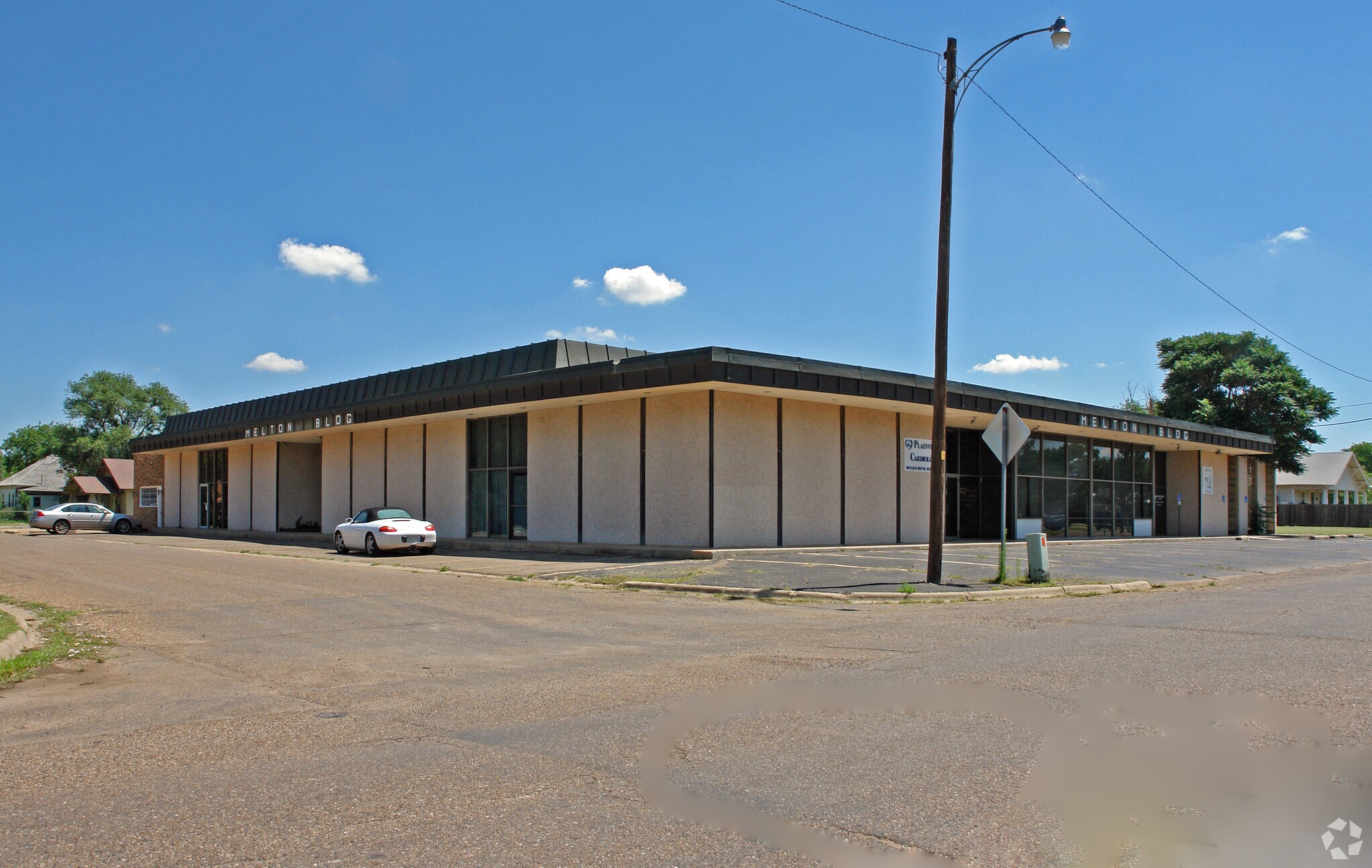 812 W 8th St, Plainview, TX à louer Photo de l’immeuble– Image 1 sur 8