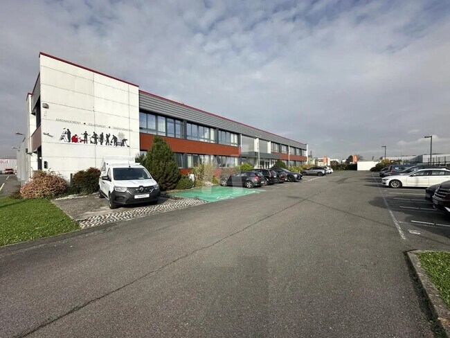 Plus de détails pour Bureau, Local d'activités à louer