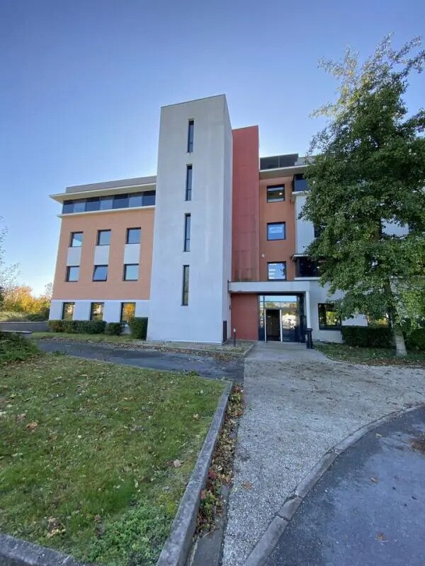 Bureau dans Reims à louer Photo de l’immeuble– Image 1 sur 11