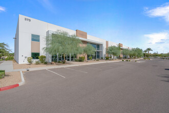 370 N Juniper Dr, Chandler, AZ à louer Photo de l’immeuble– Image 1 sur 9
