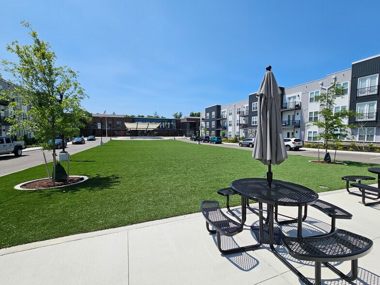 5031 Delhi Rd, Cincinnati, OH à louer - Photo de l’immeuble – Image 3 sur 13