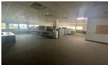 5913 Executive Dr, Lansing, MI à louer Photo intérieure– Image 1 sur 6