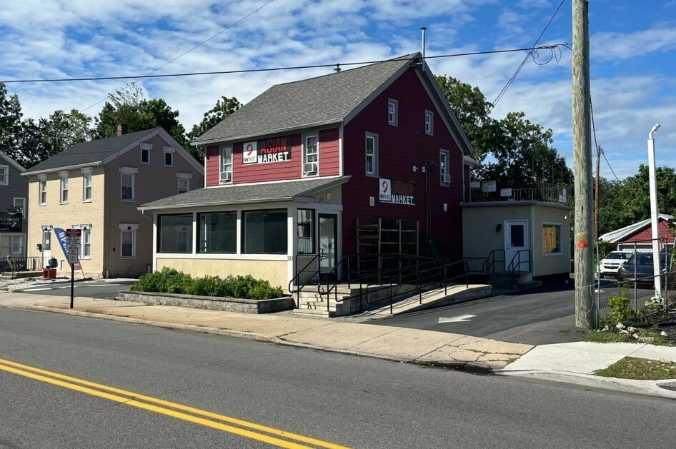 110 N 9th St, Stroudsburg, PA à louer Photo principale– Image 1 sur 2