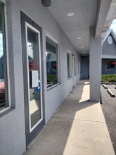 17218 Toledo Blade Blvd, Port Charlotte, FL à louer Photo intérieure– Image 1 sur 5