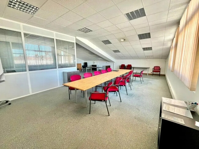 Plus de détails pour Bureau à louer