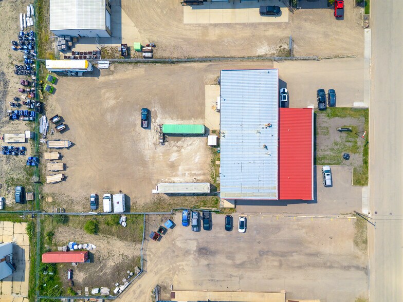 5201 63 St, Lloydminster, AB à louer - Photo de l’immeuble – Image 2 sur 8