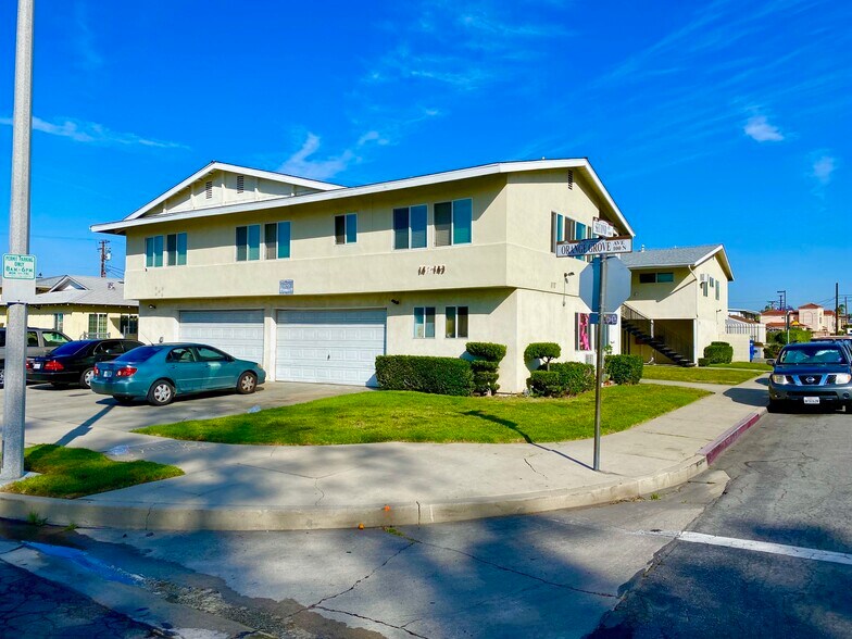 141-143 Orange Grove Ave, San Fernando, CA à vendre - Photo de l’immeuble – Image 2 sur 8