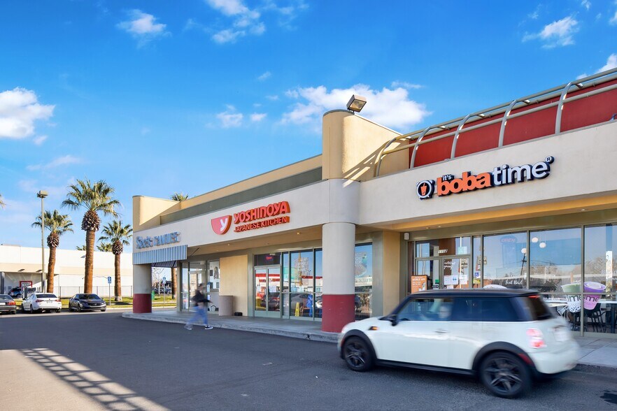 1100-1106 W Avenue K, Lancaster, CA à vendre - Photo de l’immeuble – Image 3 sur 4