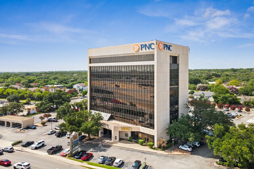 1100 NE Loop 410, San Antonio, TX à louer - Photo de l’immeuble – Image 2 sur 8