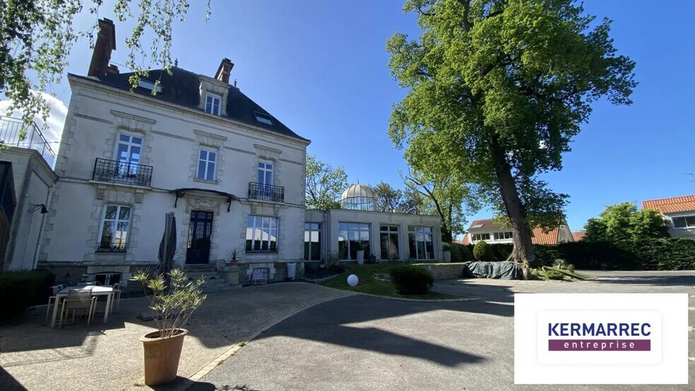 Bureau dans Saint-Sébastien-sur-Loire à vendre - Photo de l’immeuble – Image 1 sur 15