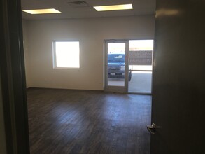 302-340 E 40th St, Lubbock, TX à louer Photo de l’immeuble– Image 2 sur 5