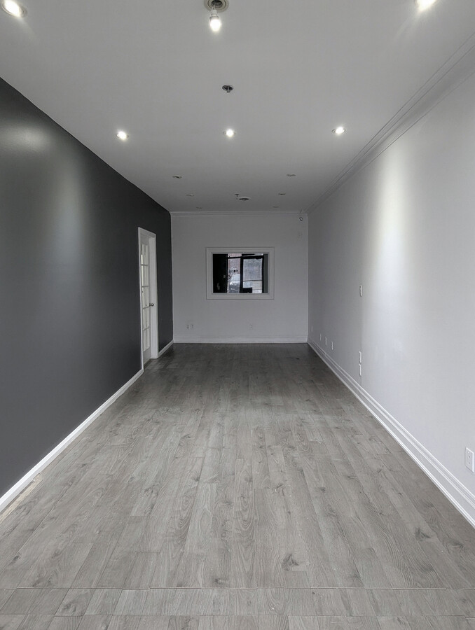 1 Whitehorse Rd, Toronto, ON M3J 3G8 - Lot 21 -  - Photo intérieure - Image 1 of 9