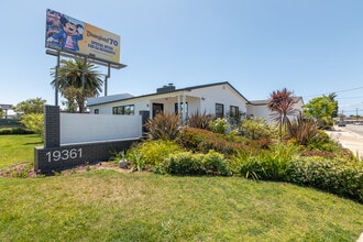 19361 Beach Blvd, Huntington Beach, CA à louer Photo intérieure– Image 1 sur 26