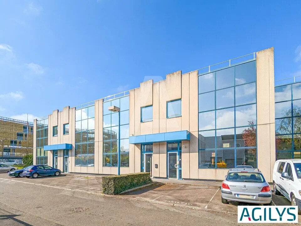 Local d’activités dans La Verrière à louer Photo de l’immeuble– Image 1 sur 13