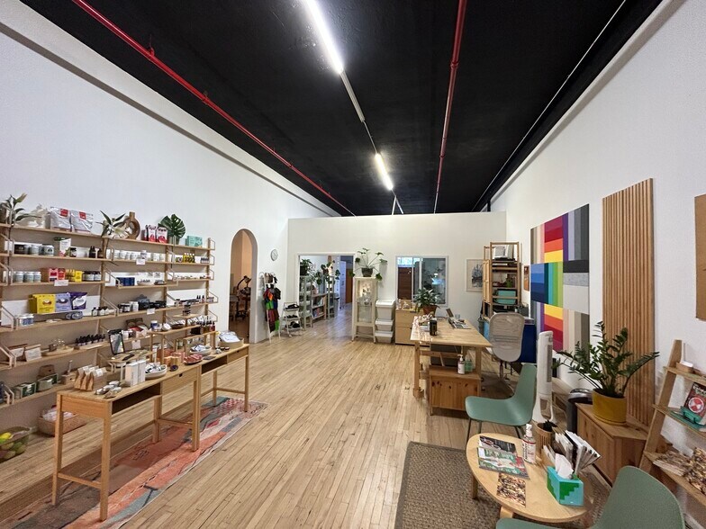 1831 Starr St, Ridgewood, NY à louer - Photo de l’immeuble – Image 1 sur 5