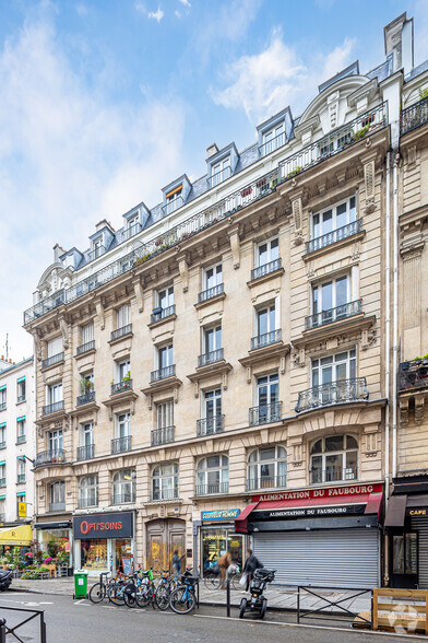 77 Rue Du Faubourg Saint-Denis, Paris à louer - Photo de l’immeuble – Image 2 sur 2