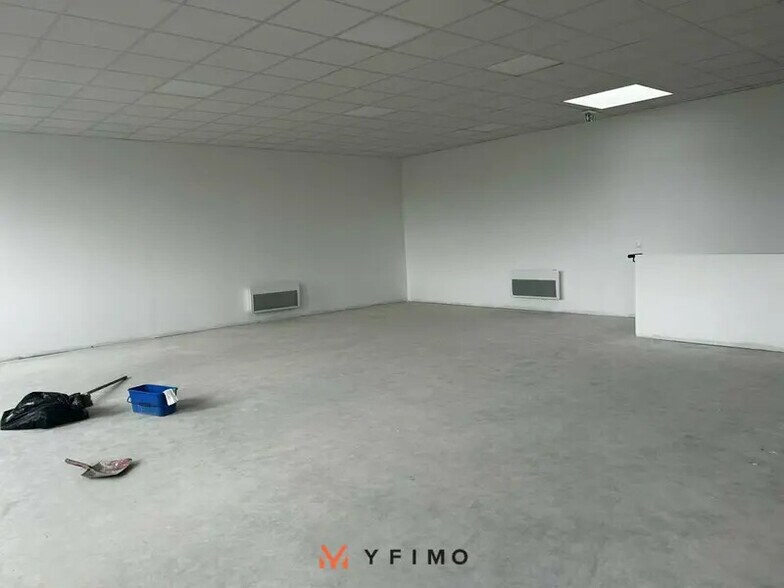 Local d'activités dans Buchelay à vendre - Photo intérieure – Image 3 sur 8