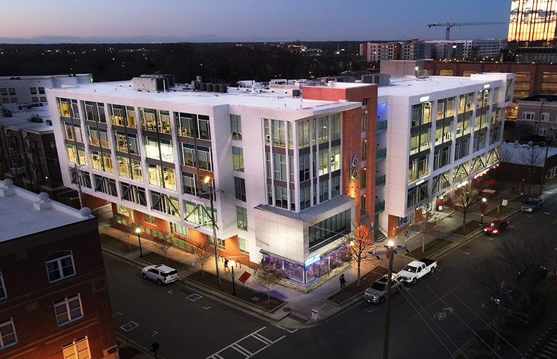 1616 Camden Rd, Charlotte, NC à louer - Photo de l’immeuble – Image 2 sur 13