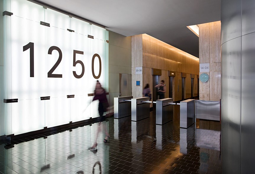 1250 Broadway, New York, NY à louer - Hall d’entrée – Image 3 sur 10