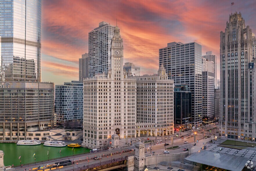 400 N Michigan Ave, Chicago, IL à louer - Photo de l’immeuble – Image 1 sur 1