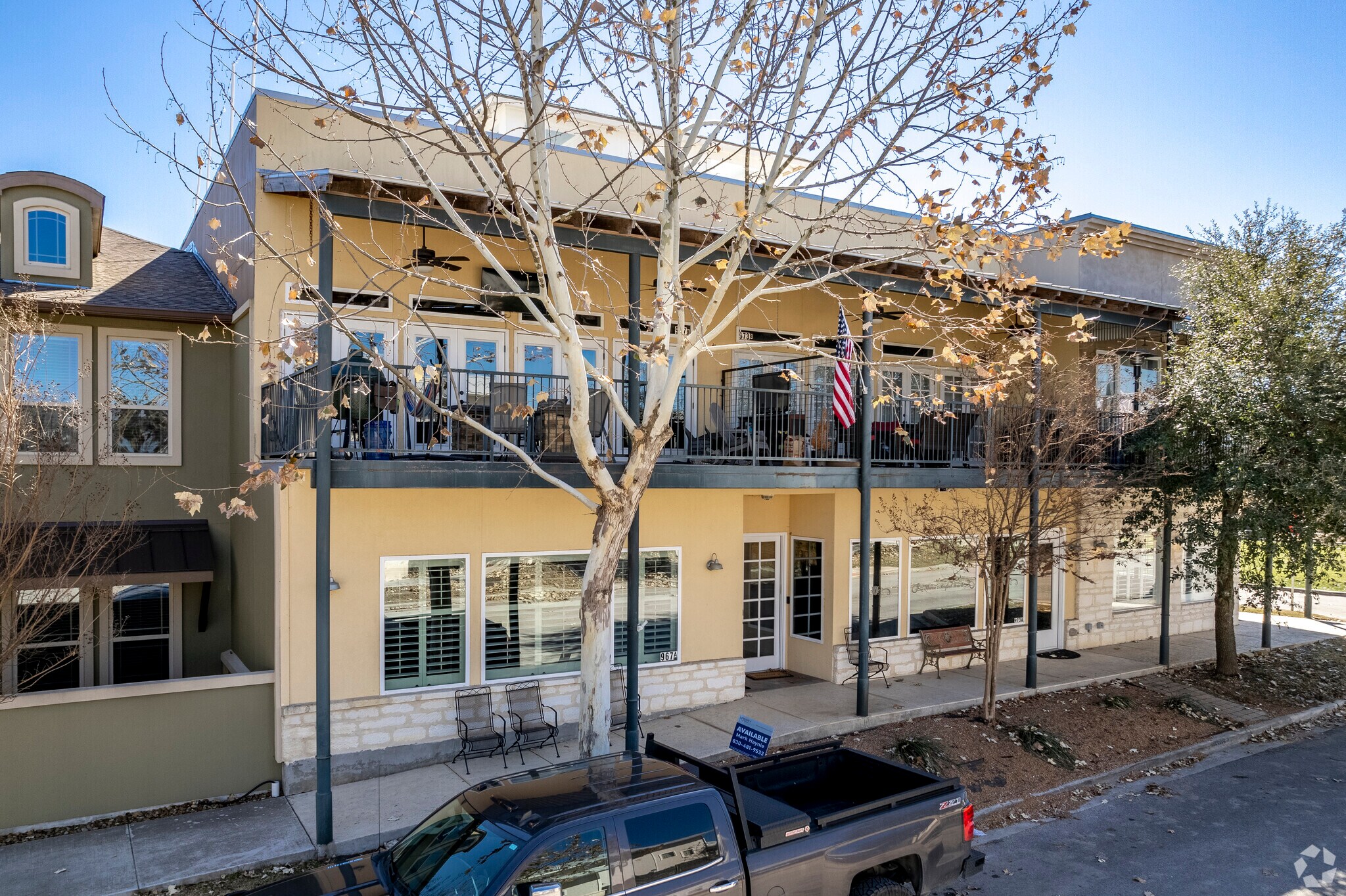 967 Academy, New Braunfels, TX à louer Photo principale– Image 1 sur 9