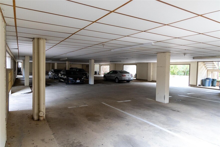 501 Arbor Creek Dr, Euless, TX à vendre - Photo de l’immeuble – Image 2 sur 18