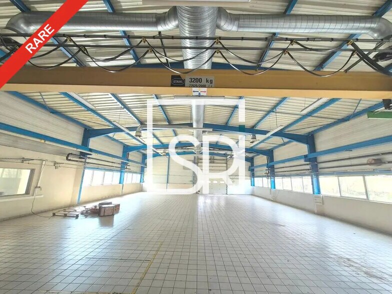 Industriel/Logistique dans Viscomtat à vendre - Photo intérieure – Image 1 sur 12