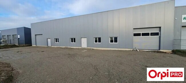 Plus de détails pour Local d'activités à louer