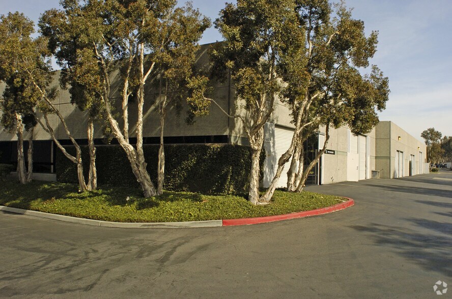 2205 Faraday Ave, Carlsbad, CA à louer - Photo de l’immeuble – Image 2 sur 2