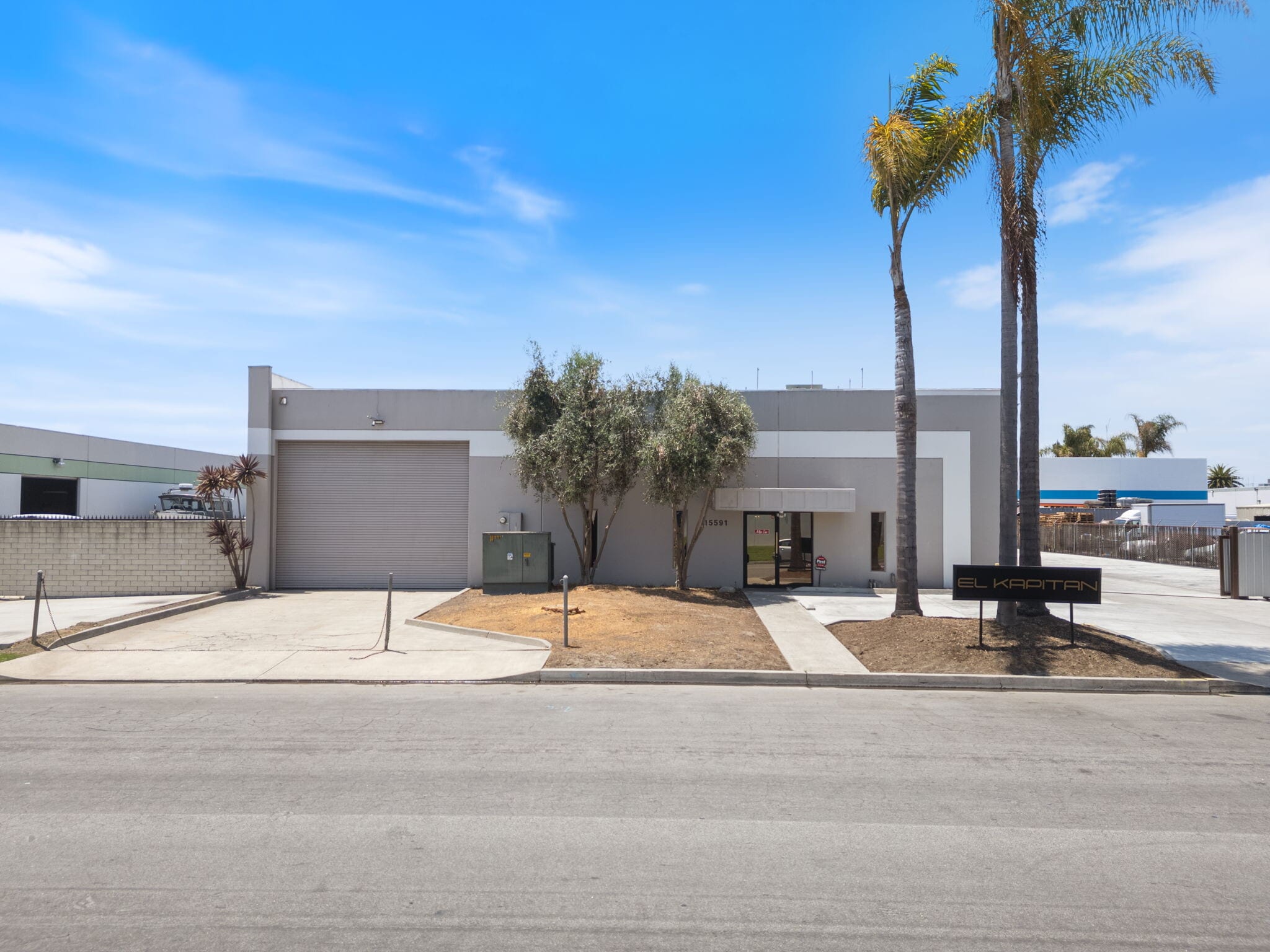 15591 Container Ln, Huntington Beach, CA à vendre Photo de l’immeuble– Image 1 sur 15