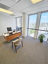 620 N Brand Blvd, Glendale, CA à louer Photo de l’immeuble– Image 1 sur 6