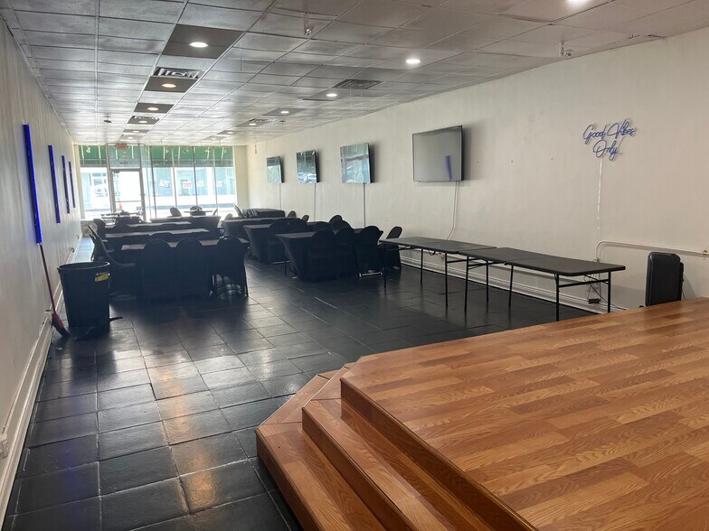 104-108 S Florissant Rd, Ferguson, MO à vendre - Photo de l’immeuble – Image 3 sur 14