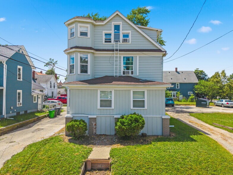 246 5th St NW, Barberton, OH à vendre - Photo de l’immeuble – Image 2 sur 21