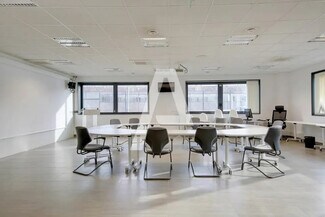 Plus de détails pour Local d'activités à louer