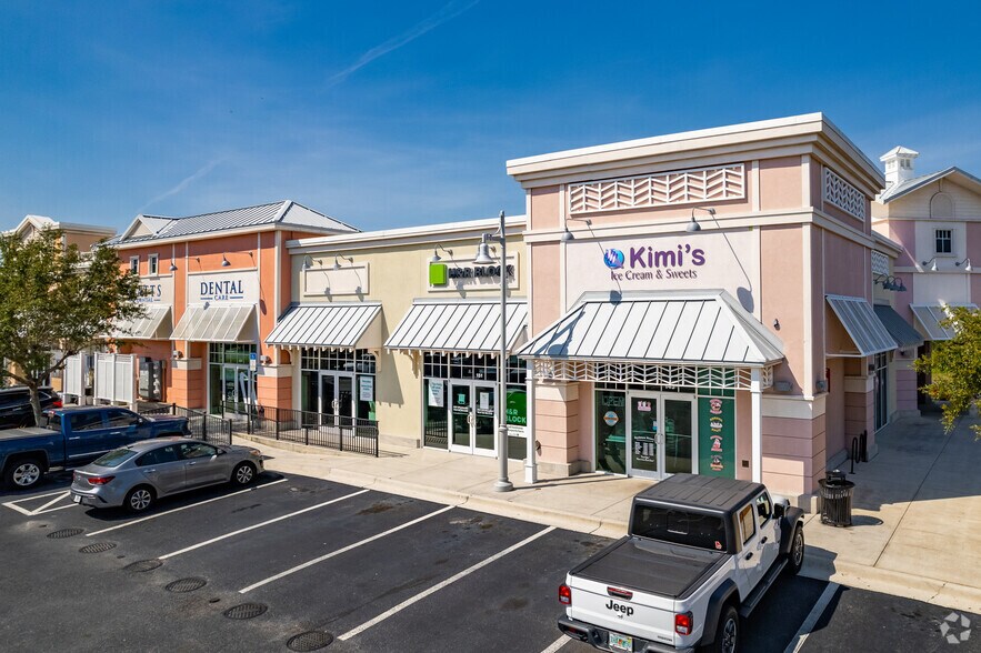 252 Harbor Village Ln, Apollo Beach, FL à louer - Photo de l’immeuble – Image 3 sur 5