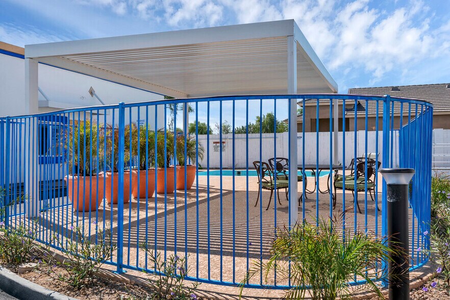 2826 E Karen Dr, Phoenix, AZ à vendre - Photo de l’immeuble – Image 2 sur 10