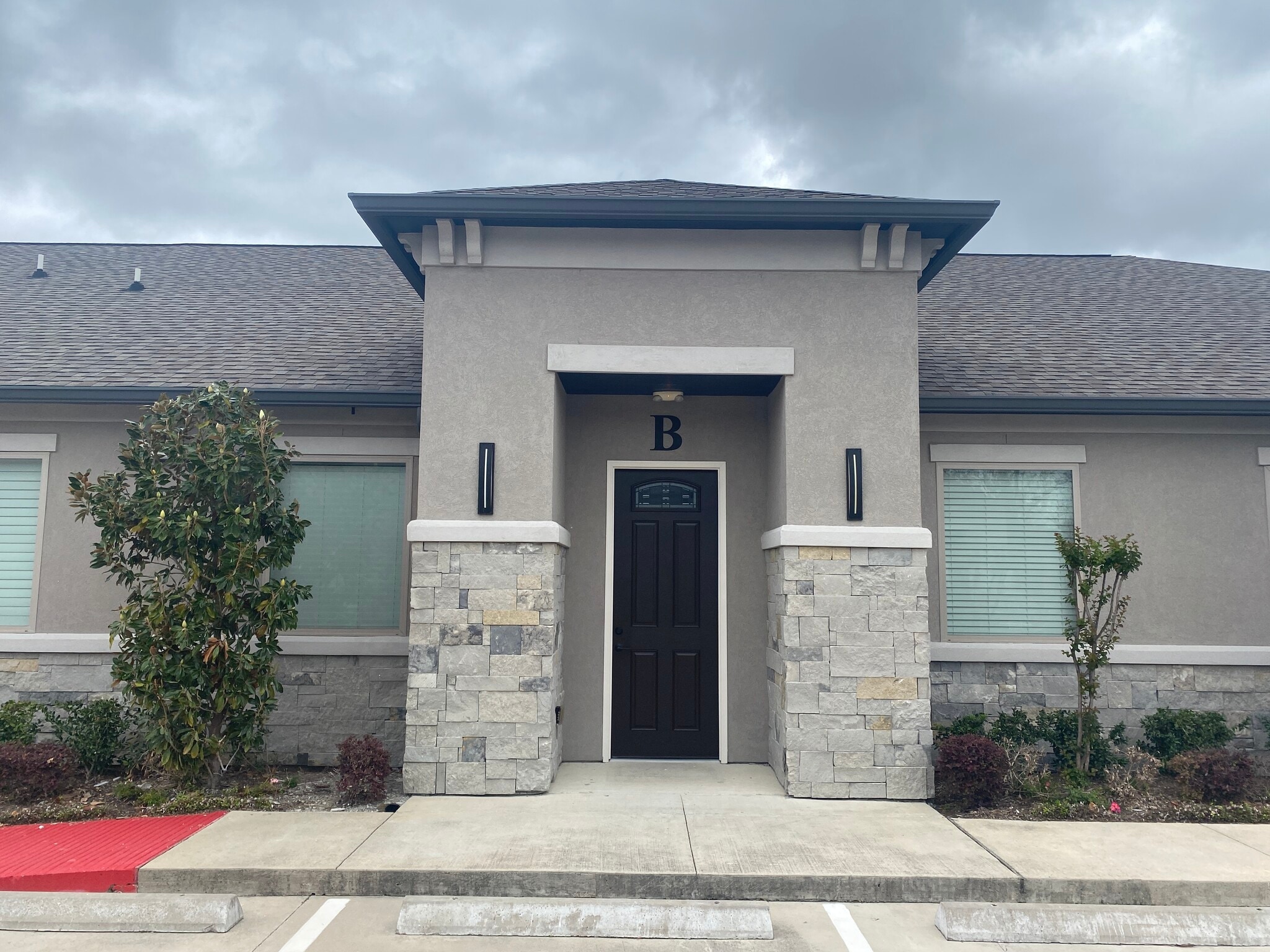 12262 Queenston Blvd, Houston, TX à louer Photo de l’immeuble– Image 1 sur 14