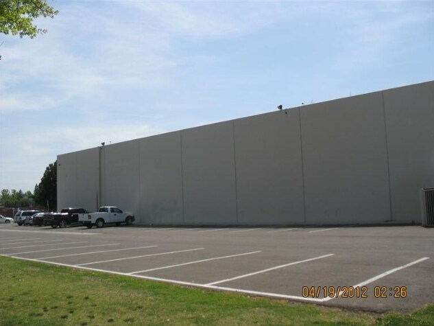 3500 21st St, Bakersfield, CA à louer - Photo de l’immeuble – Image 2 sur 5